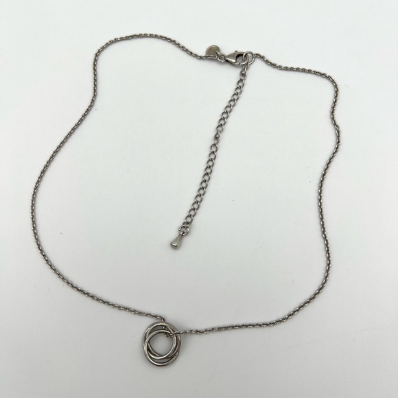 M&S Marks & Spencer - Interlocking Circles Silver Necklace - Picture 3 of 3